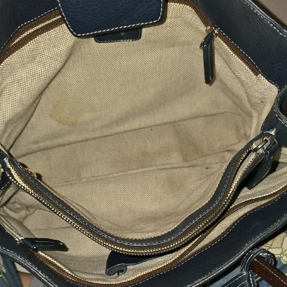 Elegant Dooney & Bourke Navy Blue Leather Tote Bag - Picture 6 of 7